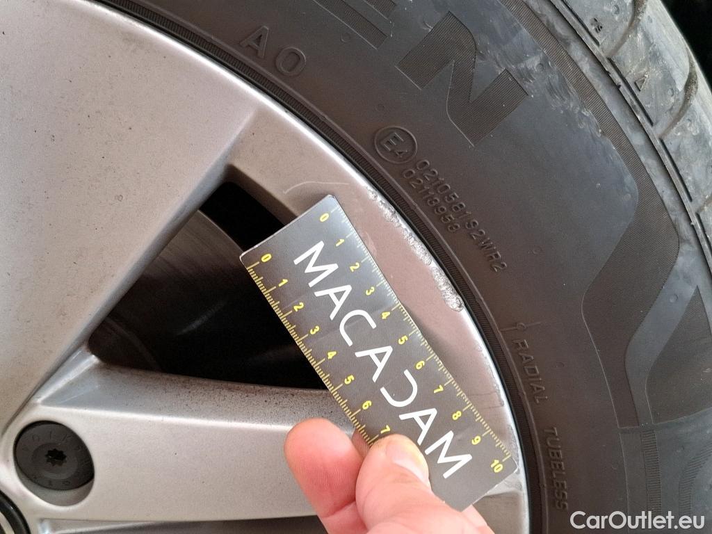  Volkswagen  Golf  VOLKSWAGEN / 2020 / 5P / Berline 2.0 TDI SCR 150 DSG7 Life Busi 1st #15