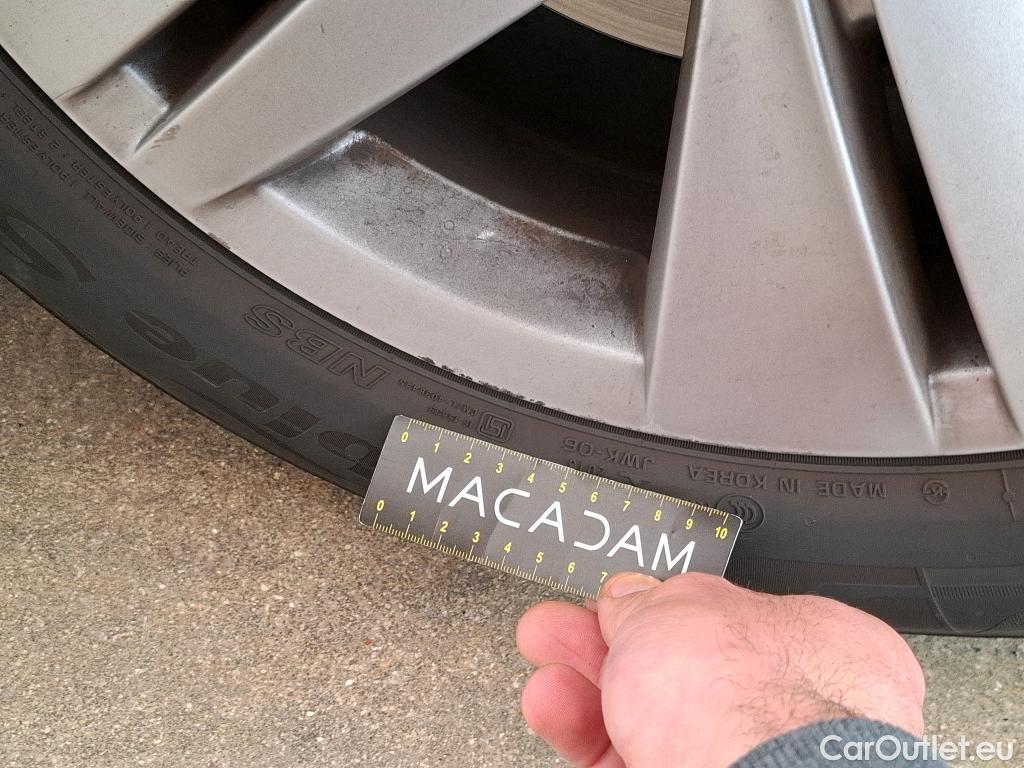  Volkswagen  Golf  VOLKSWAGEN / 2020 / 5P / Berline 2.0 TDI SCR 150 DSG7 Life Busi 1st #14