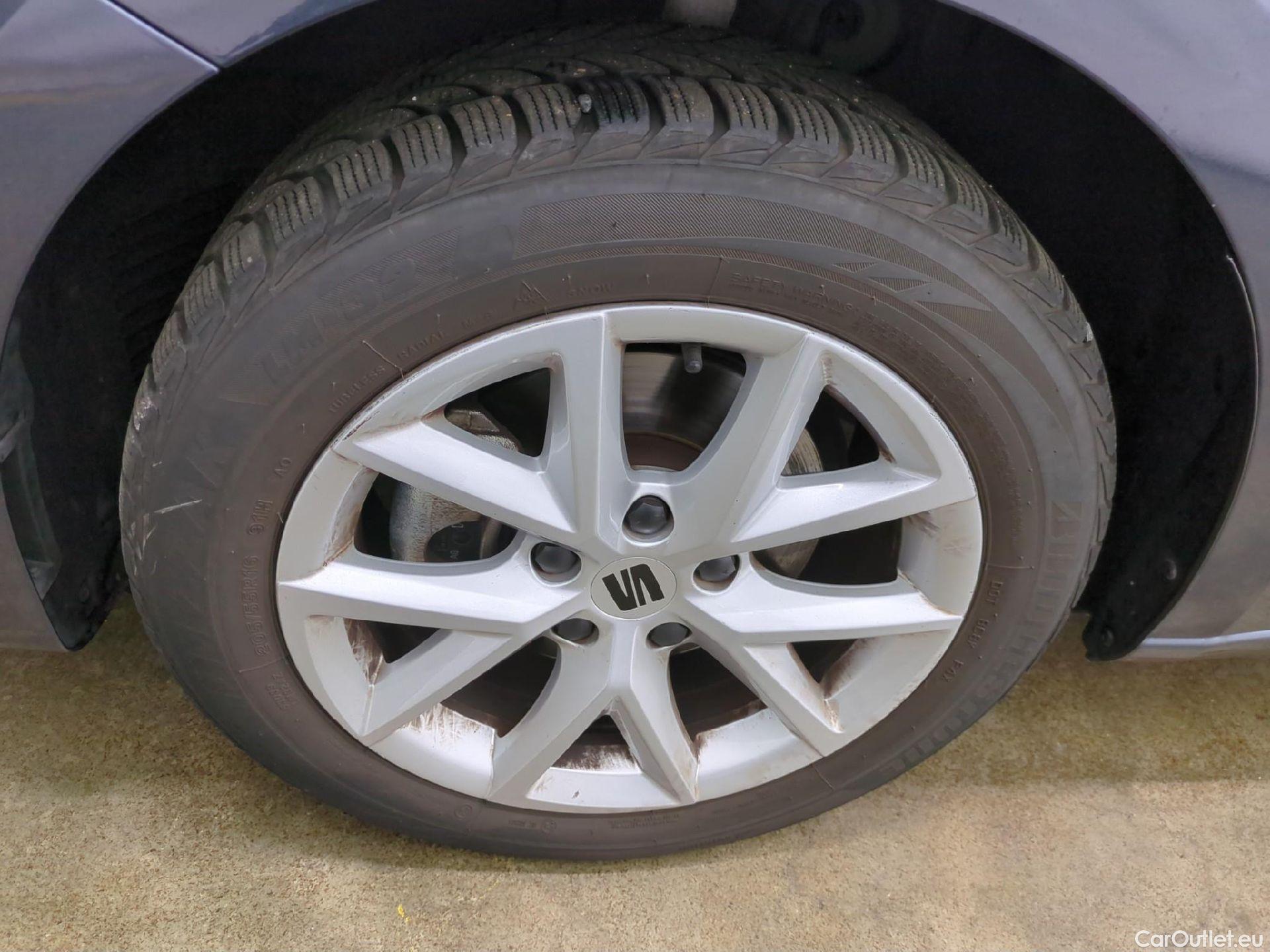  Seat  Leon SEAT  / 2020 / 5P / Berline 1.0 eTSI 110 DSG S&S Business  / TRANSFO VP VF #7