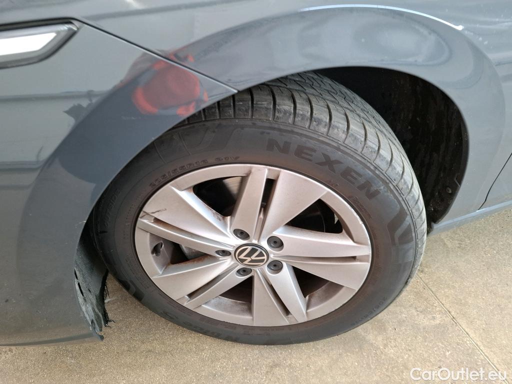  Volkswagen  Golf  VOLKSWAGEN / 2020 / 5P / Berline 2.0 TDI SCR 150 DSG7 Life Busi 1st #11