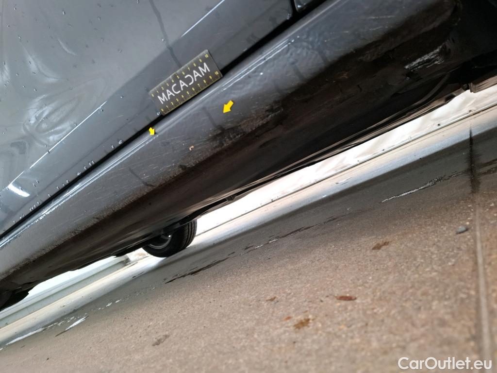  Volkswagen  Golf  VOLKSWAGEN / 2020 / 5P / Berline 2.0 TDI SCR 150 DSG7 Life Busi 1st #8