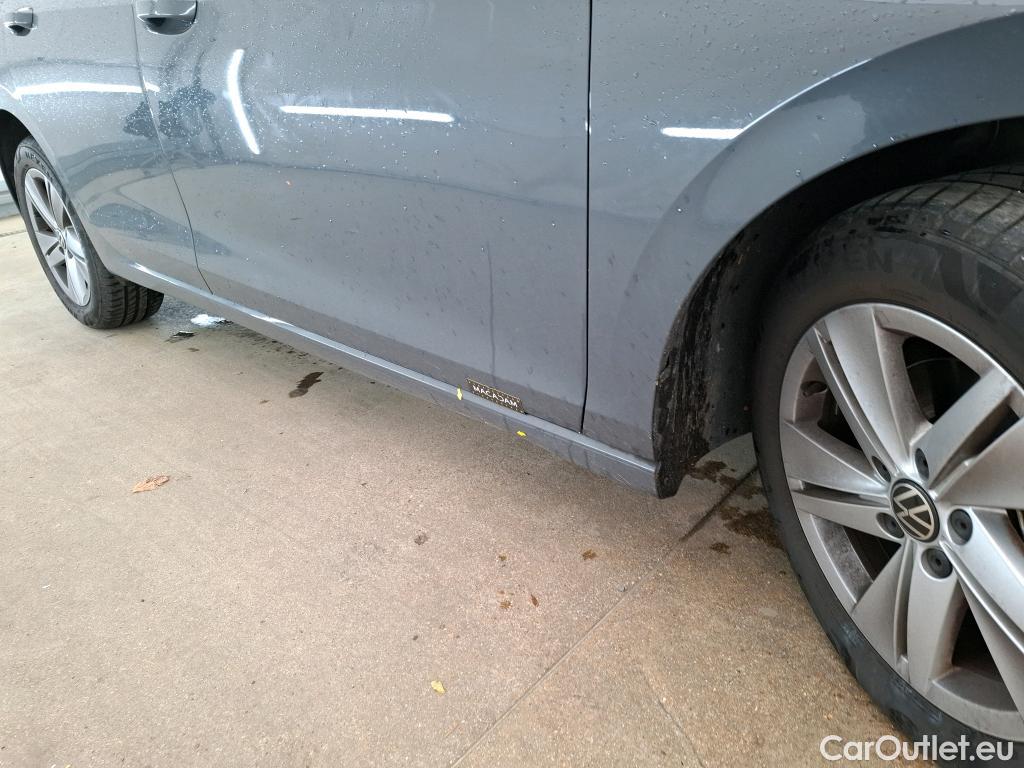  Volkswagen  Golf  VOLKSWAGEN / 2020 / 5P / Berline 2.0 TDI SCR 150 DSG7 Life Busi 1st #7