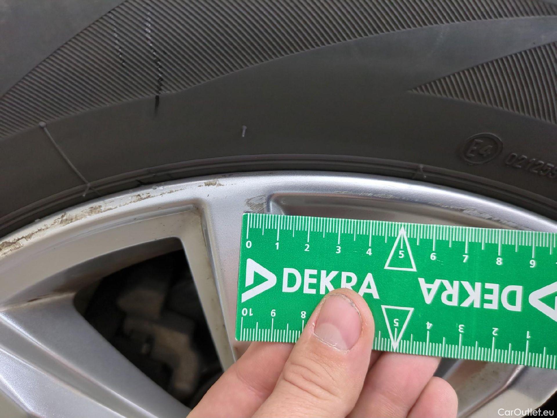  Volkswagen  Passat VOLKSWAGEN  SW / 2019 / 5P / Break 2.0 TDI 150 SCR DSG7 SW LOUNGE #3