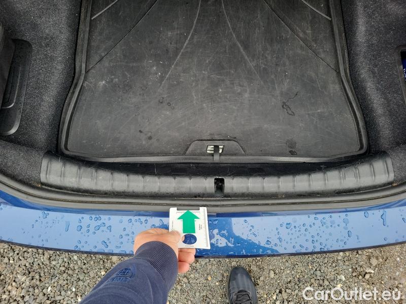  Bmw  Serie 5  Lim. (G30)  (2016->) 520d xDrive AT 4d #12