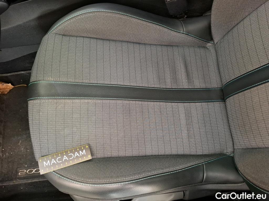  Peugeot  2008  Allure Business 1.2 PureTech 130CV BVA8 E6d #23