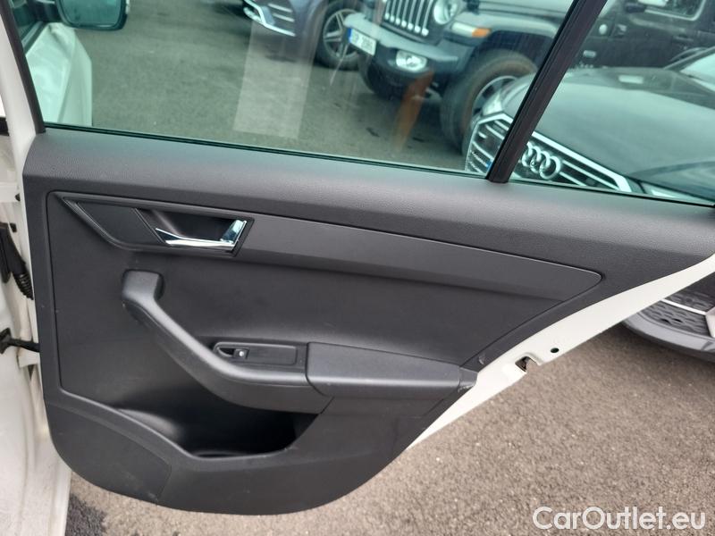  Skoda  Fabia  Combi (2015) Com.1.0TSI 70 Ambition 5d #8