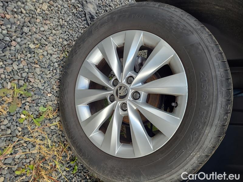  Skoda  KAMIQ -SUV (NW4) (2019)  1.0TSI 81 Style AT #3