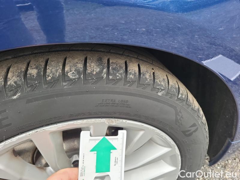  Bmw  Serie 5  Lim. (G30)  (2016->) 520d xDrive AT 4d #13