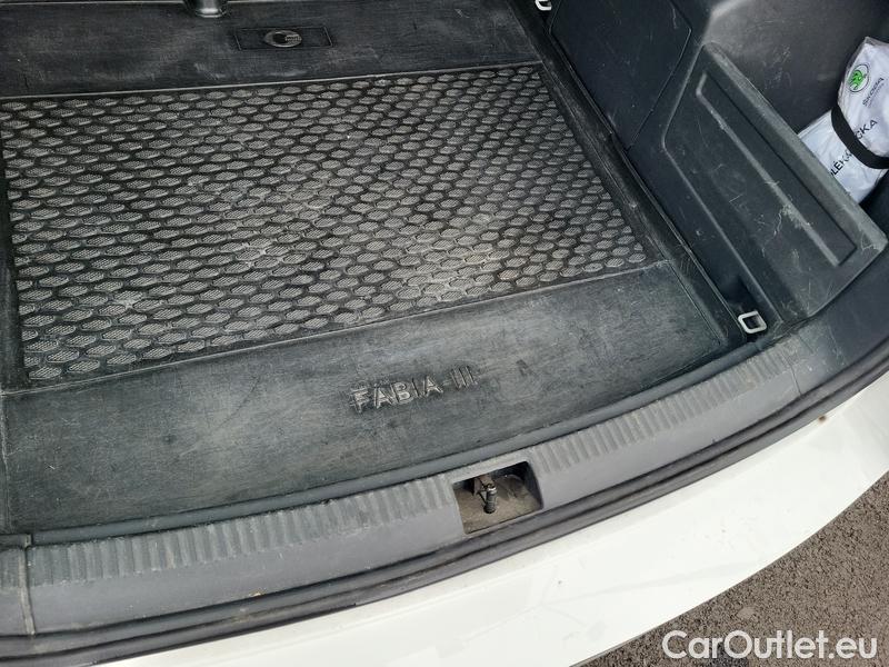  Skoda  Fabia  Combi (2015) Com.1.0TSI 70 Ambition 5d #11