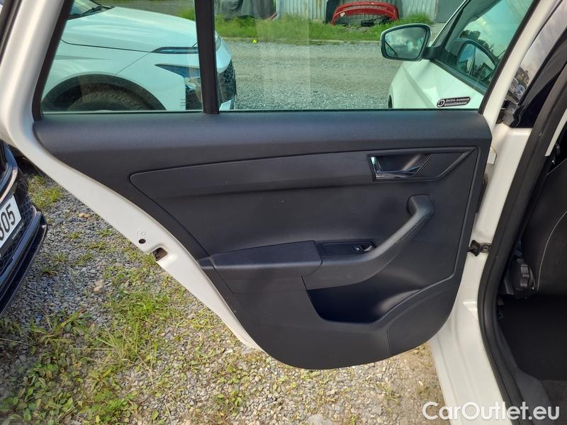  Skoda  Fabia  Combi (2015) Com.1.0TSI 70 Ambition 5d #10