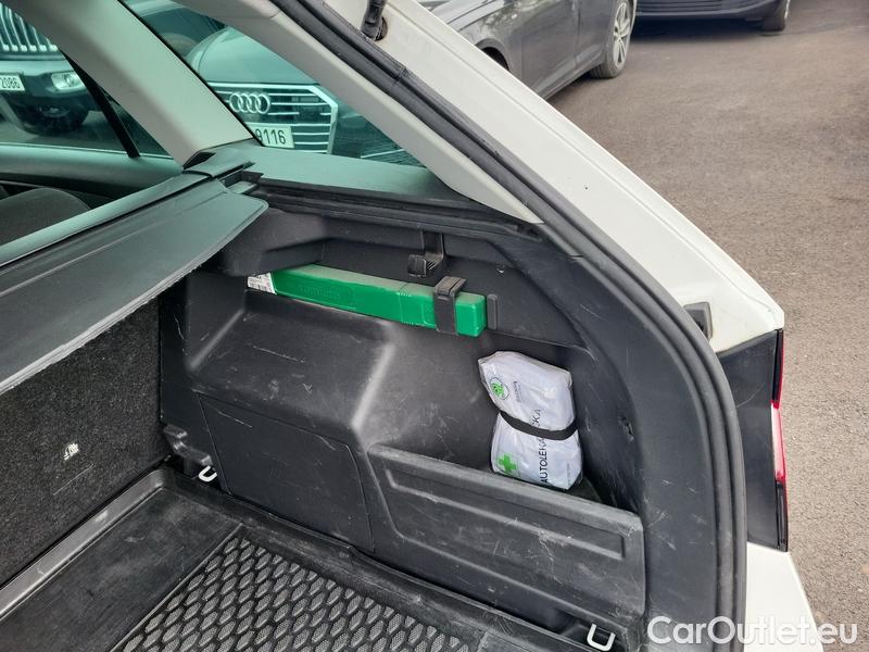  Skoda  Fabia  Combi (2015) Com.1.0TSI 70 Ambition 5d #13