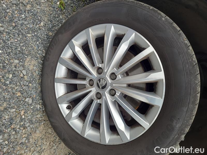  Skoda  Kodiaq  (2016)  2.0TSI 140 Style 4x4 AT #17