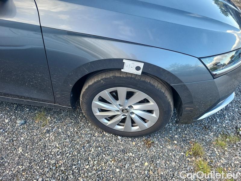  Skoda  Octavia  Lim. (NX3)(2020) Oct.1.5 e-TEC 110 Style AT #4