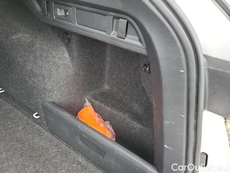  Skoda  Octavia  Combi (NX3)(2020) Oct.Combi 1.5TSI 110 Ambition #9