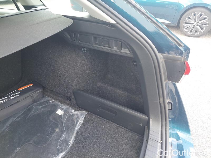  Skoda  Octavia  Combi (NX3)(2020) Oct.Combi 1.5TSI 110 Style #15