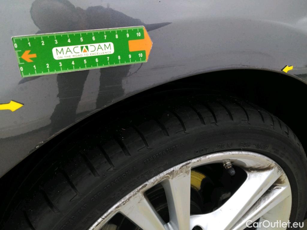  Bmw  Serie 1 Série 1 Berline 116d Sport 1.5 115CV BVA8 E6 #9