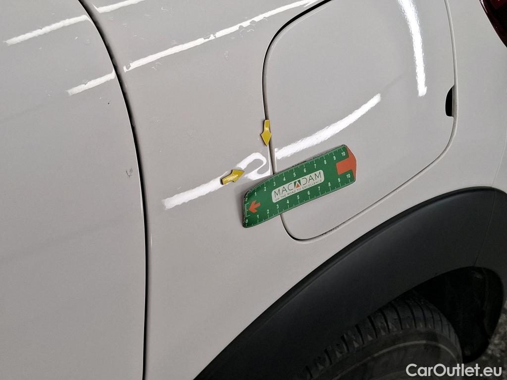  Citroen  C3 CITROEN  / 2016 / 5P / Berline PureTech 110 S&S BVM Feel #4