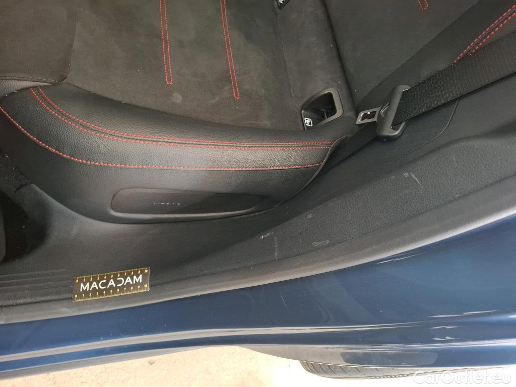  Mercedes  GLA MERCEDES-BENZ  / 2020 / 5P / SUV 2.0  200 D AMG LINE DCT #6