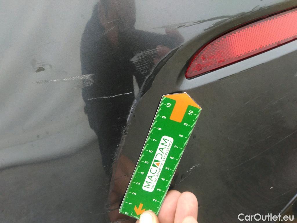  Bmw  Serie 1 Série 1 Berline 116d Sport 1.5 115CV BVA8 E6 #32