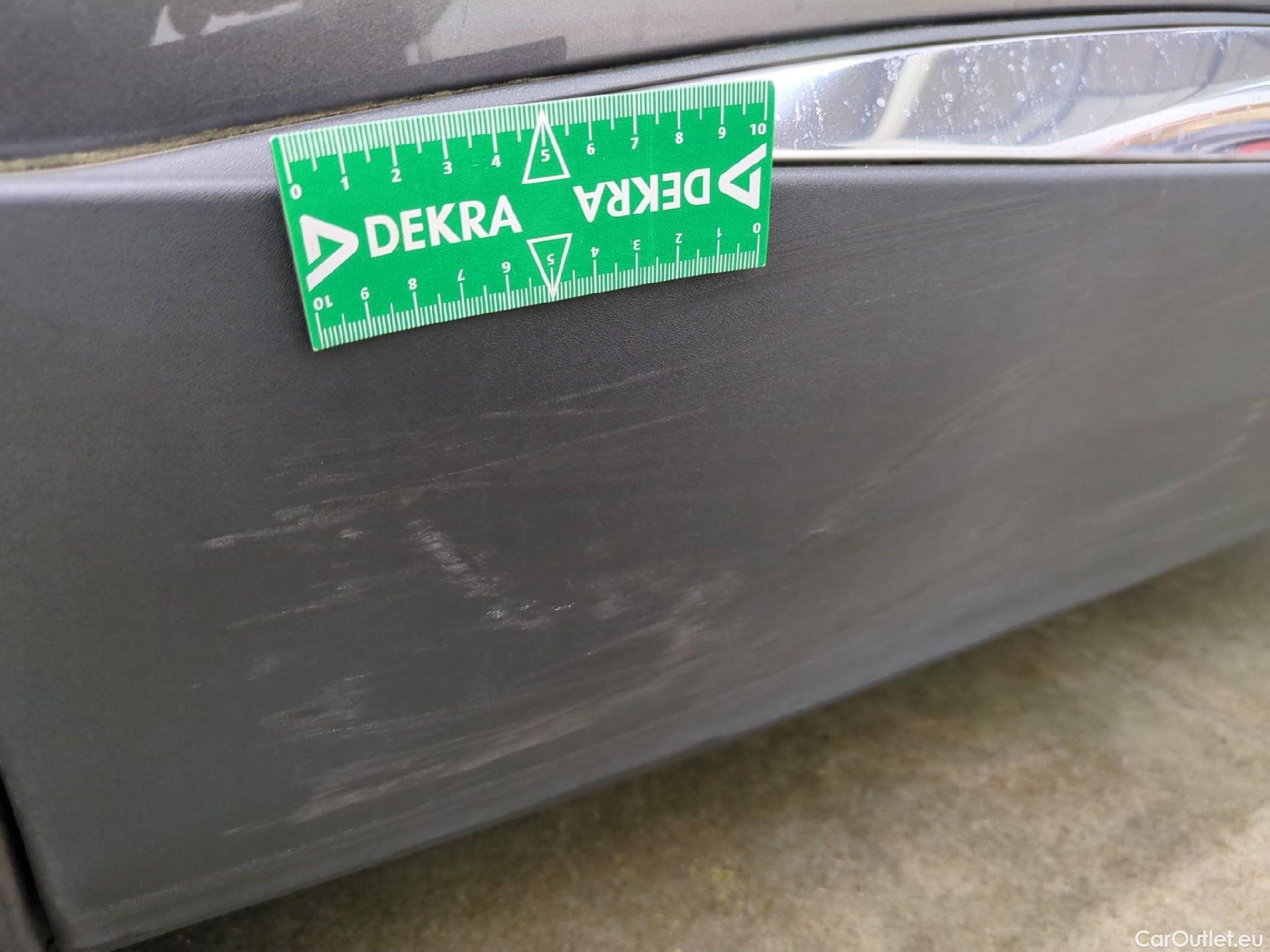  Peugeot  3008 PEUGEOT  / 2016 / 5P / SUV Hybrid4 300 e-EAT8 GT Line #61