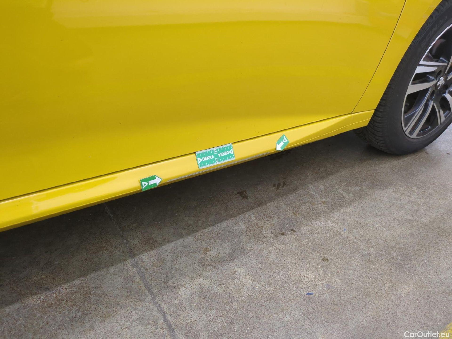  Peugeot  208  Allure Pack 1.2 PureTech 100CV BVA8 E6d #5