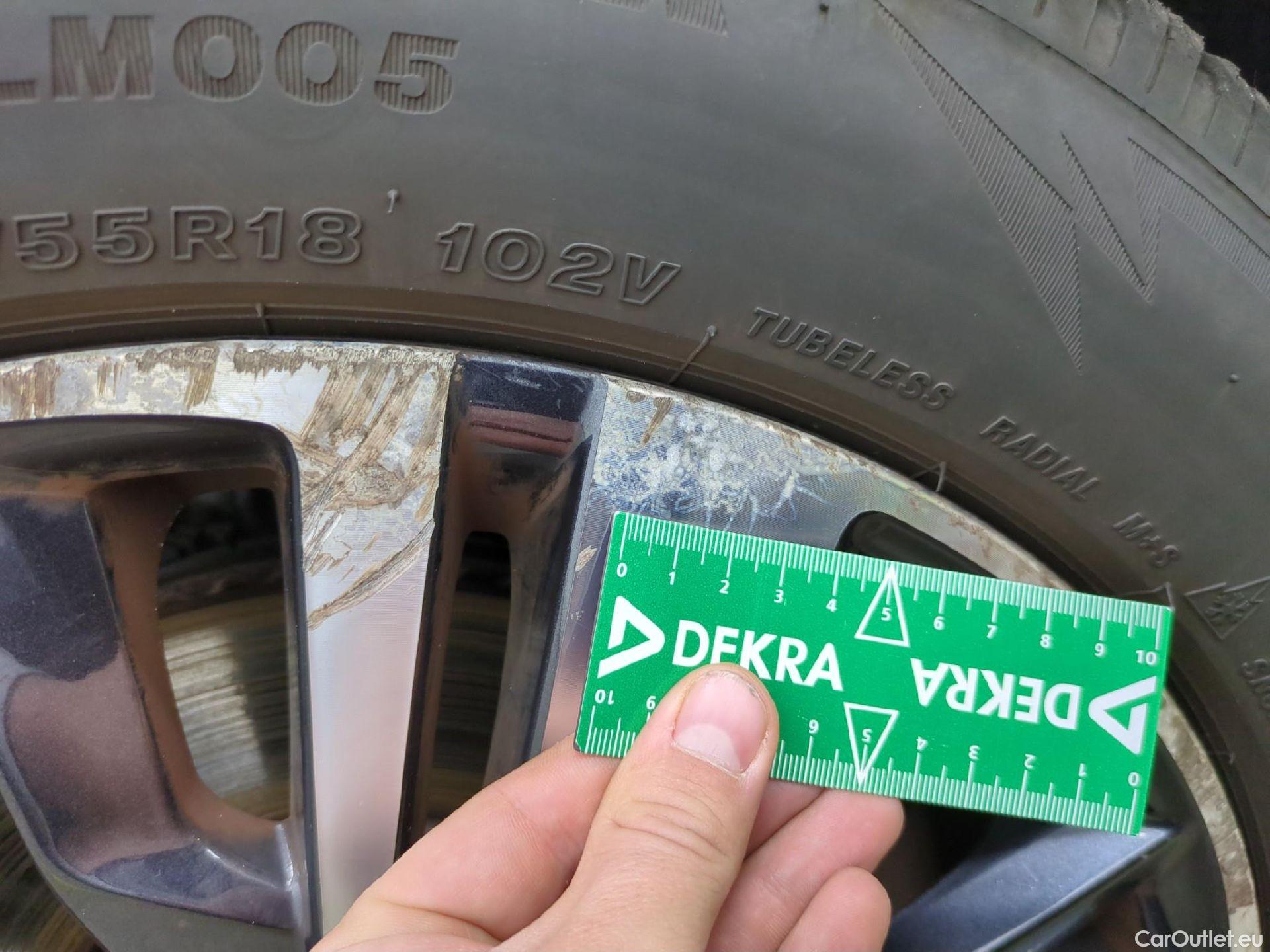  Peugeot  3008 PEUGEOT  / 2016 / 5P / SUV Hybrid4 300 e-EAT8 GT Line #22