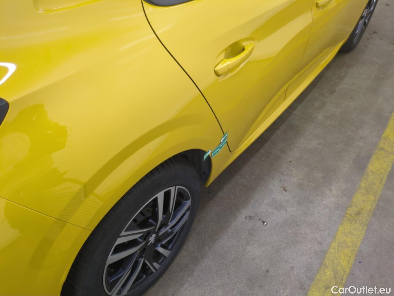  Peugeot  208  Allure Pack 1.2 PureTech 100CV BVA8 E6d #1