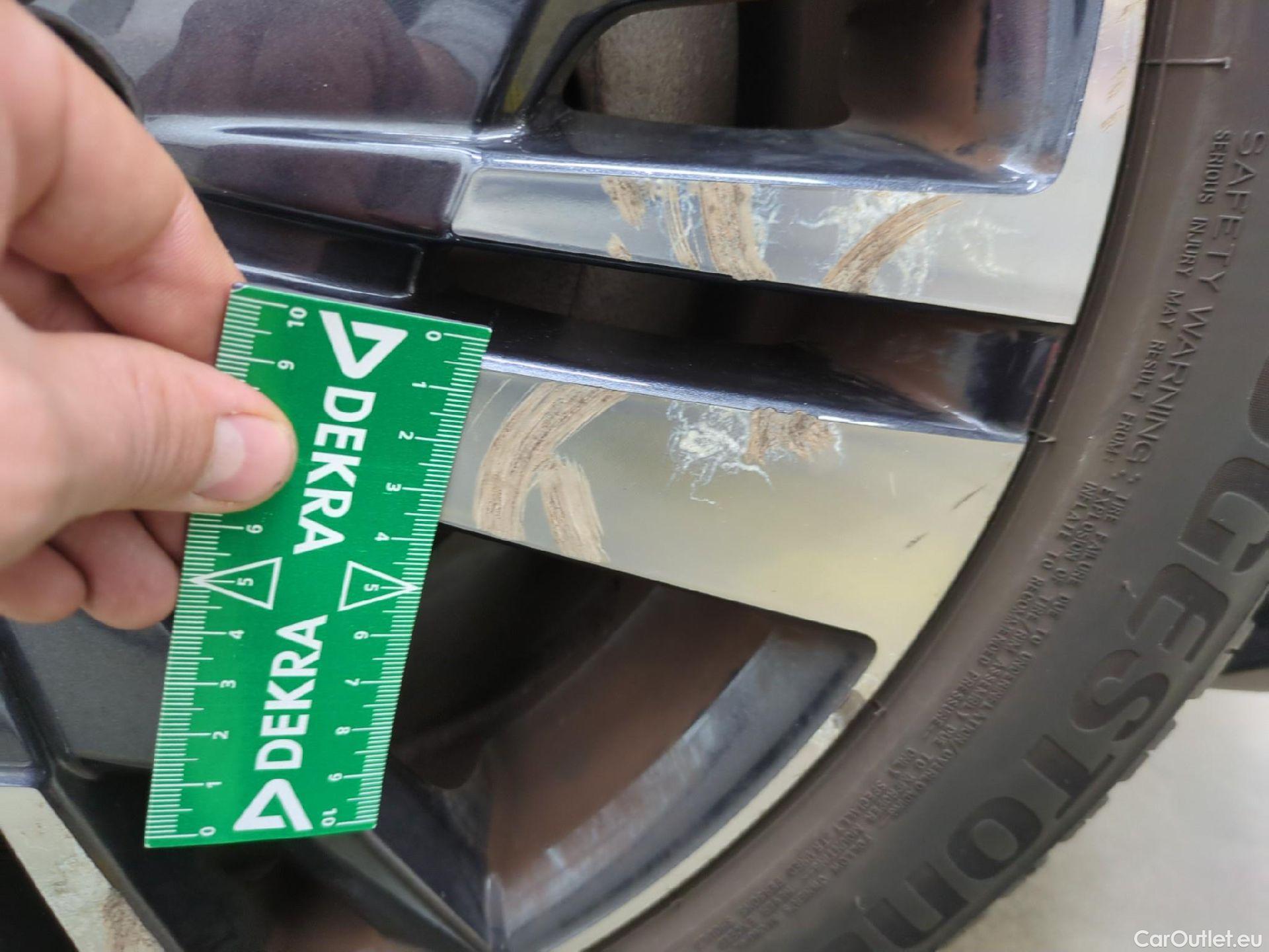  Peugeot  3008 PEUGEOT  / 2016 / 5P / SUV Hybrid4 300 e-EAT8 GT Line #14