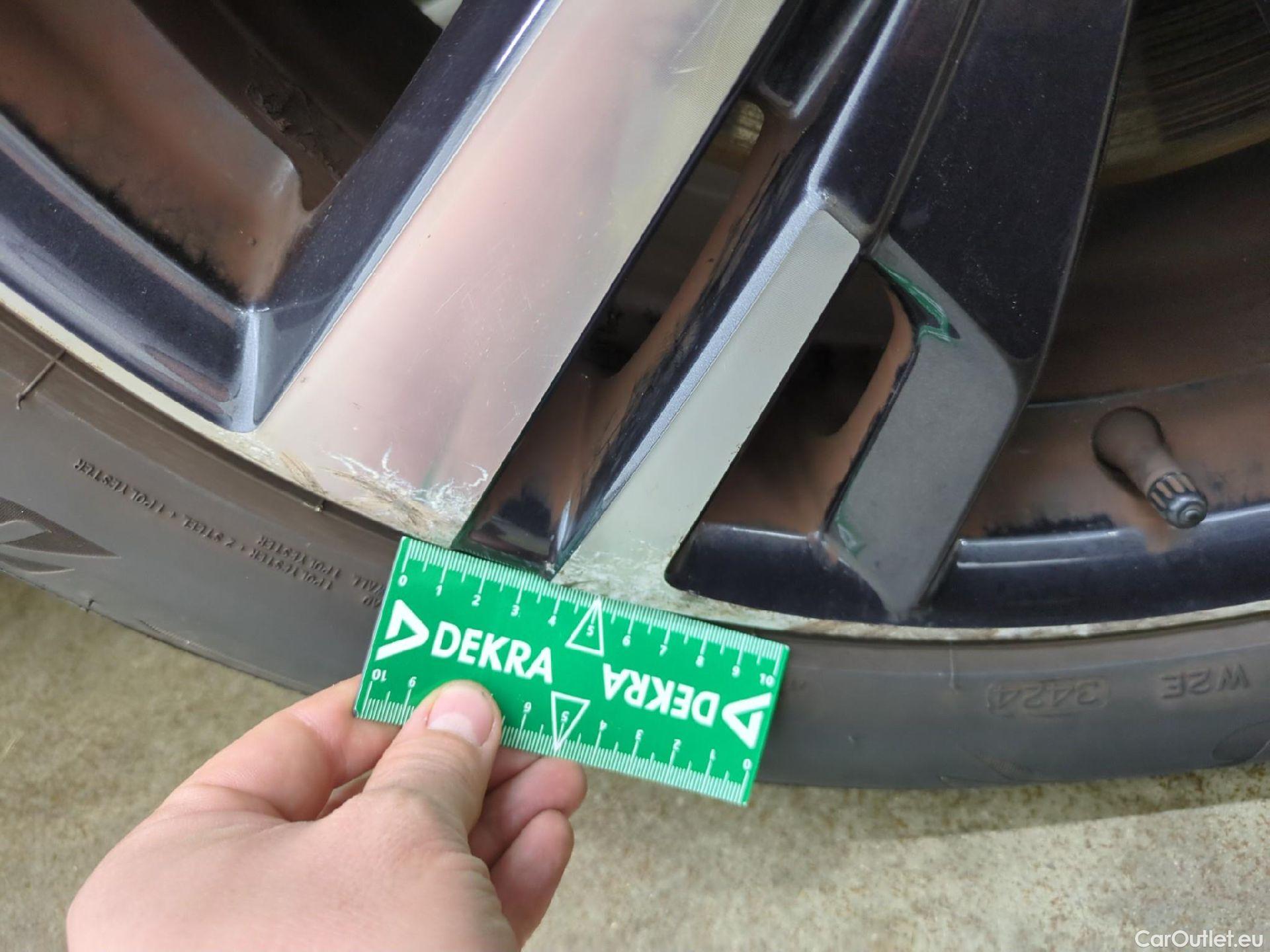  Peugeot  3008 PEUGEOT  / 2016 / 5P / SUV Hybrid4 300 e-EAT8 GT Line #21