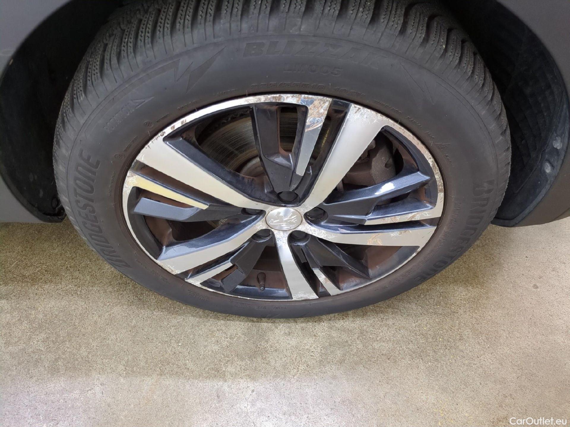  Peugeot  3008 PEUGEOT  / 2016 / 5P / SUV Hybrid4 300 e-EAT8 GT Line #10