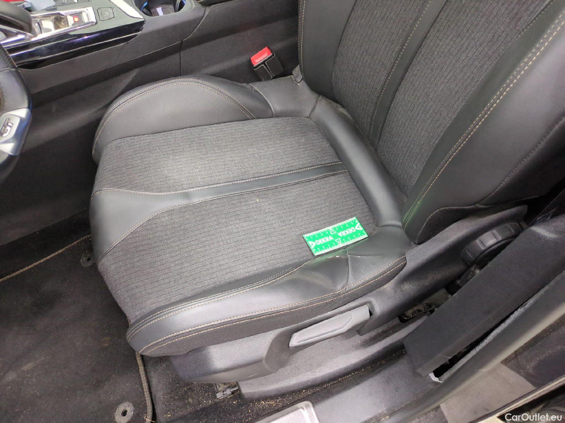  Peugeot  3008 PEUGEOT  / 2016 / 5P / SUV Hybrid4 300 e-EAT8 GT Line #1