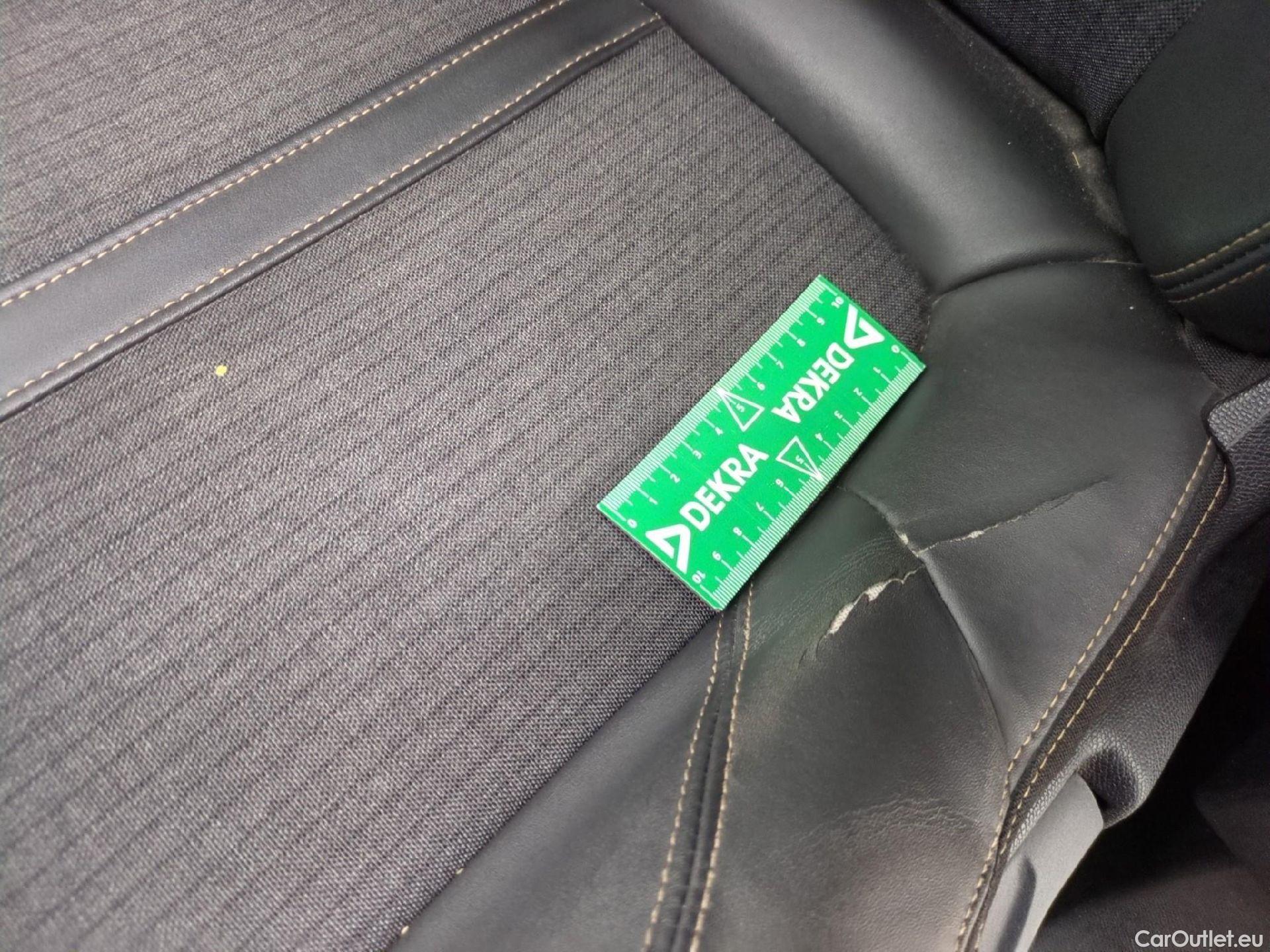  Peugeot  3008 PEUGEOT  / 2016 / 5P / SUV Hybrid4 300 e-EAT8 GT Line #2