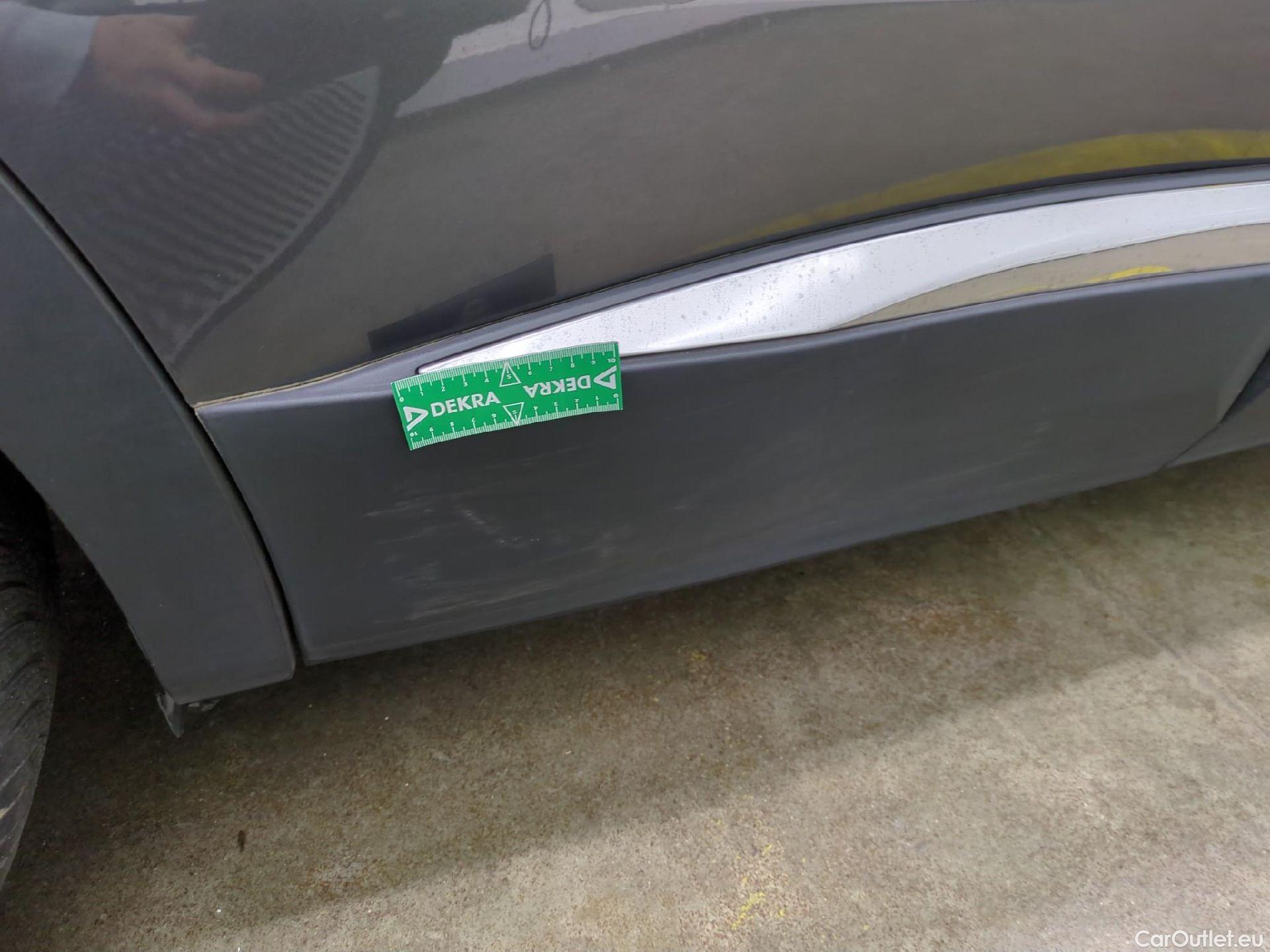  Peugeot  3008 PEUGEOT  / 2016 / 5P / SUV Hybrid4 300 e-EAT8 GT Line #60