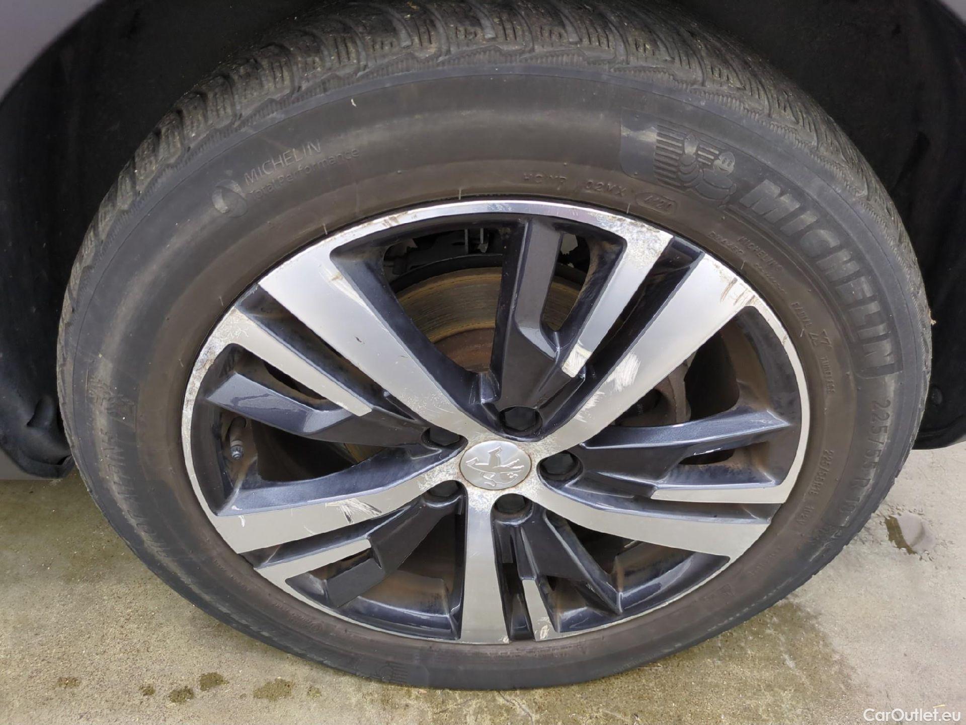  Peugeot  3008 PEUGEOT  / 2016 / 5P / SUV Hybrid4 300 e-EAT8 GT Line #33