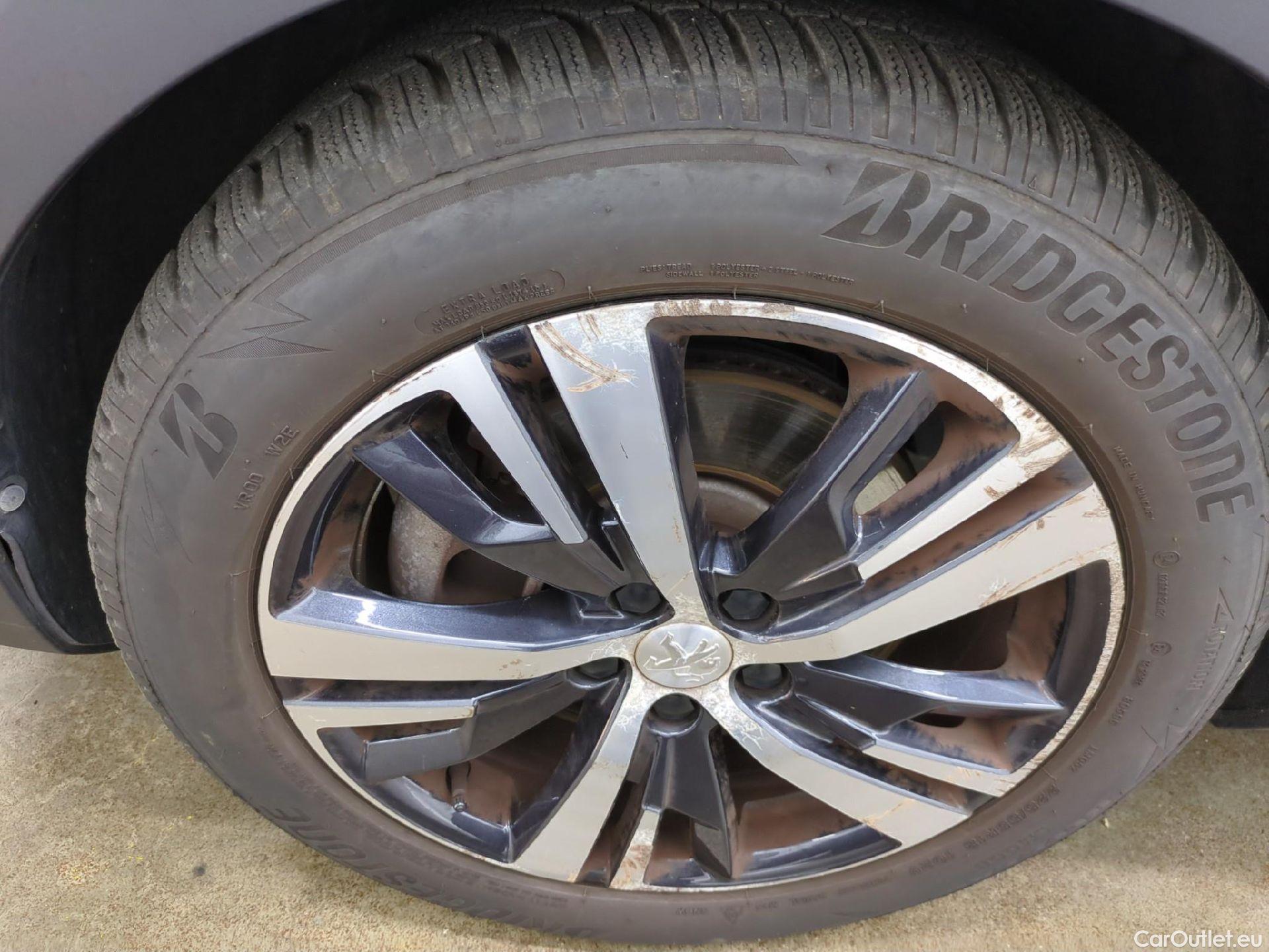  Peugeot  3008 PEUGEOT  / 2016 / 5P / SUV Hybrid4 300 e-EAT8 GT Line #23