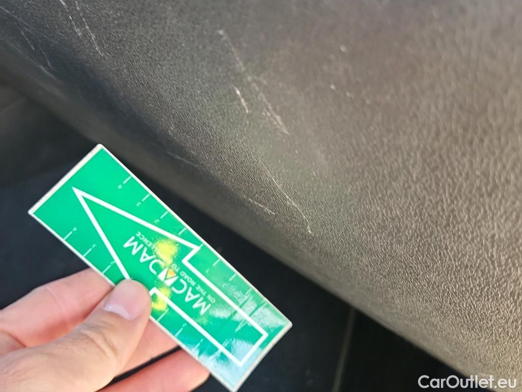  Volkswagen  Tiguan VOLKSWAGEN  / 2020 / 5P / todoterreno Life 2.0 TDI 110kW (150CV) DSG (AC2) #19