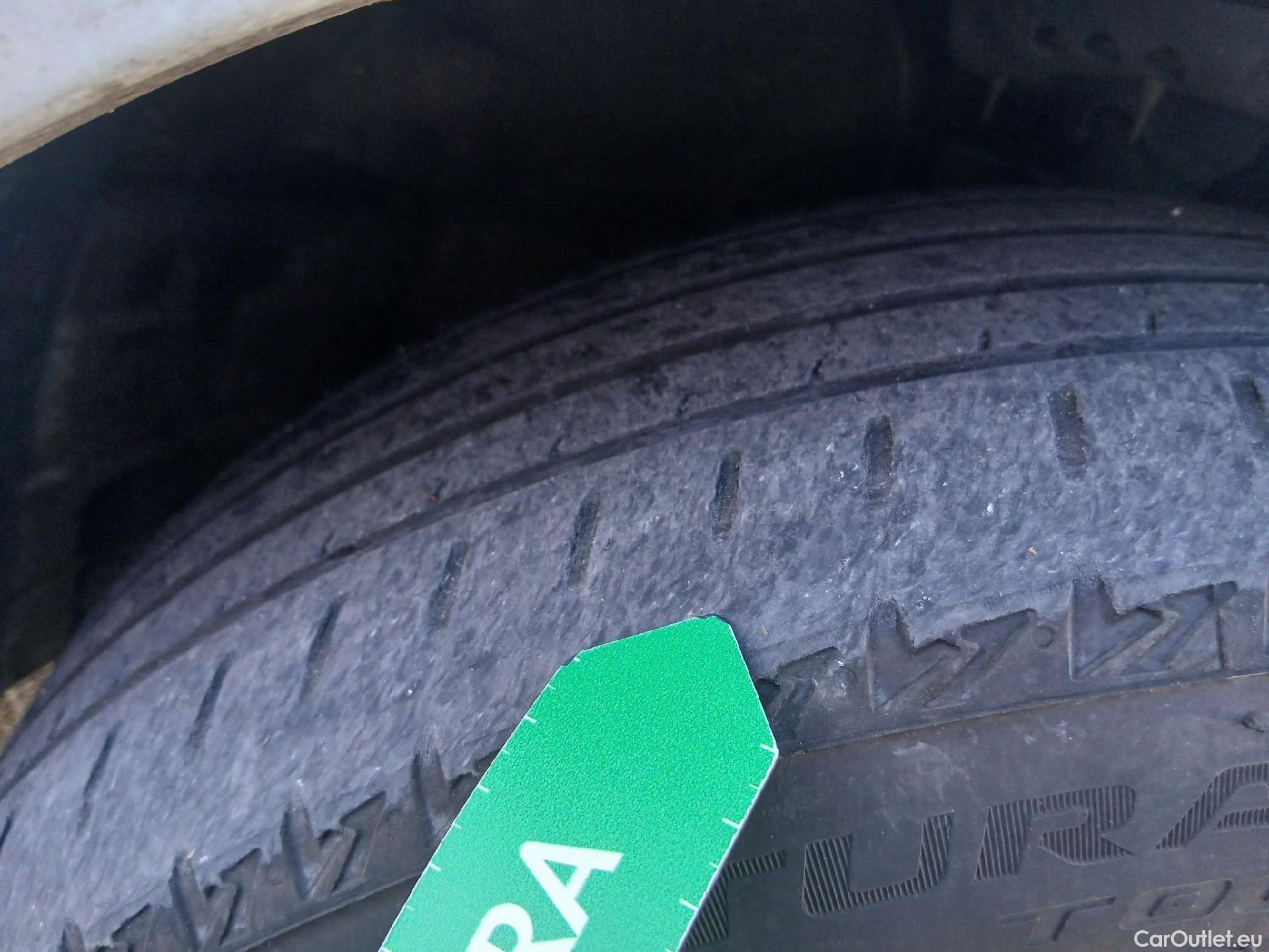  KIA  Rio KIA  / 2020 / 5P / berlina con portón 1.0 T-GDi 74kW (100CV) MHEV iMT Concept #44