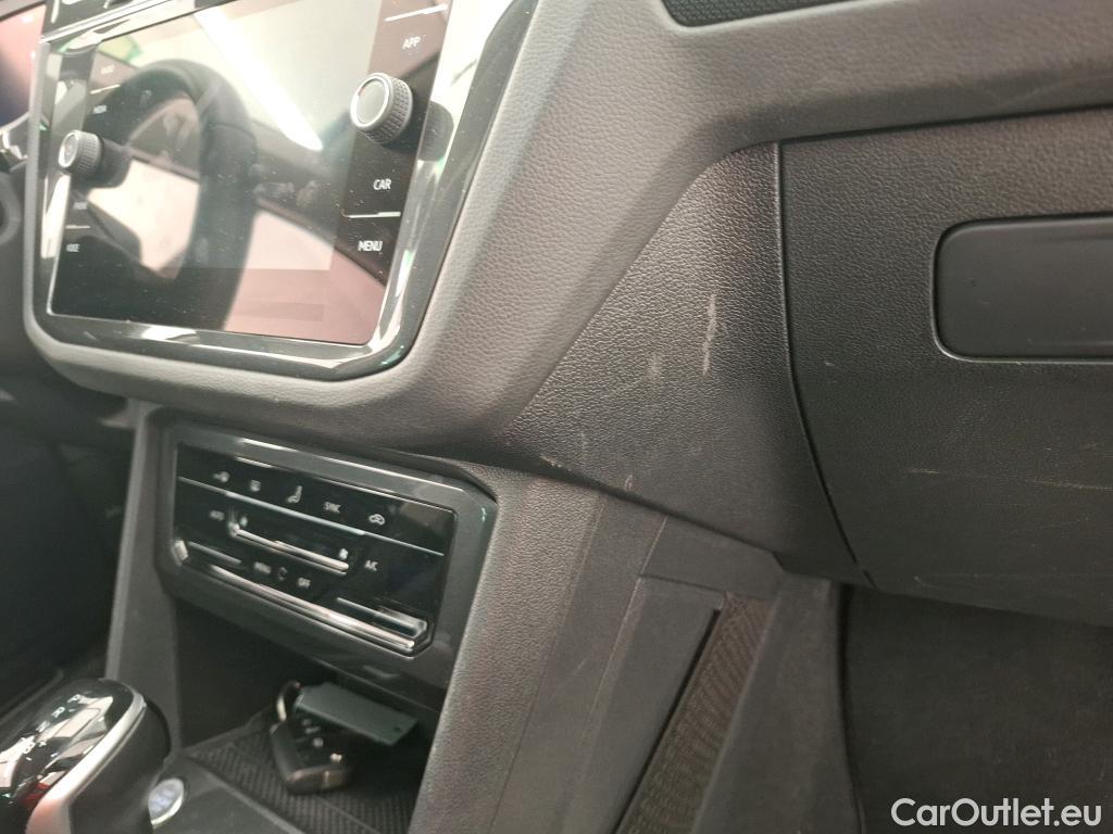  Volkswagen  Tiguan VOLKSWAGEN  / 2020 / 5P / SUV 1.4 eHybrid 245 DSG6 Elegance #6