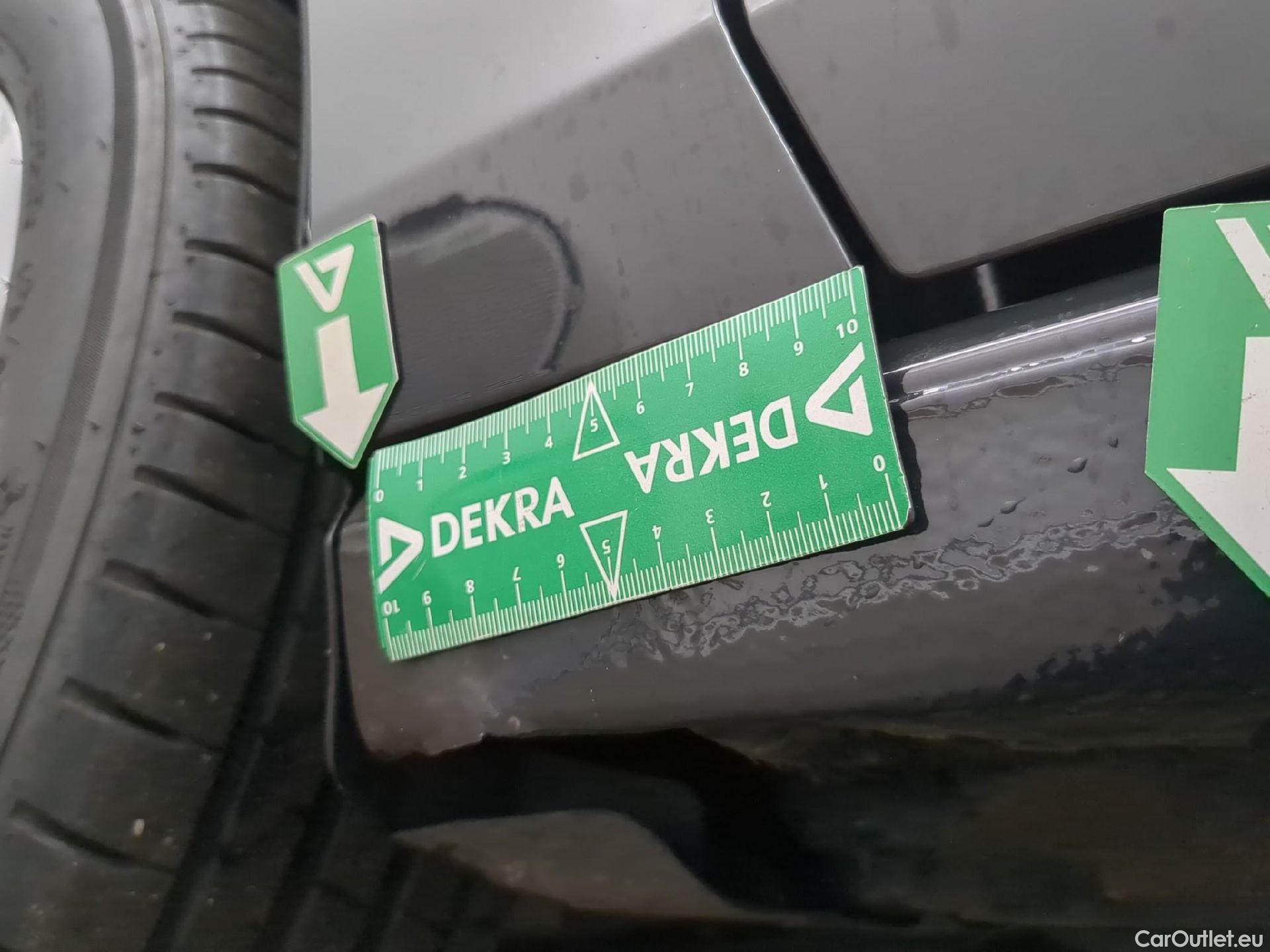  Volkswagen  Golf  VOLKSWAGEN / 2020 / 5P / Berline 2.0 TDI SCR 115 DSG7 Life Busi #12