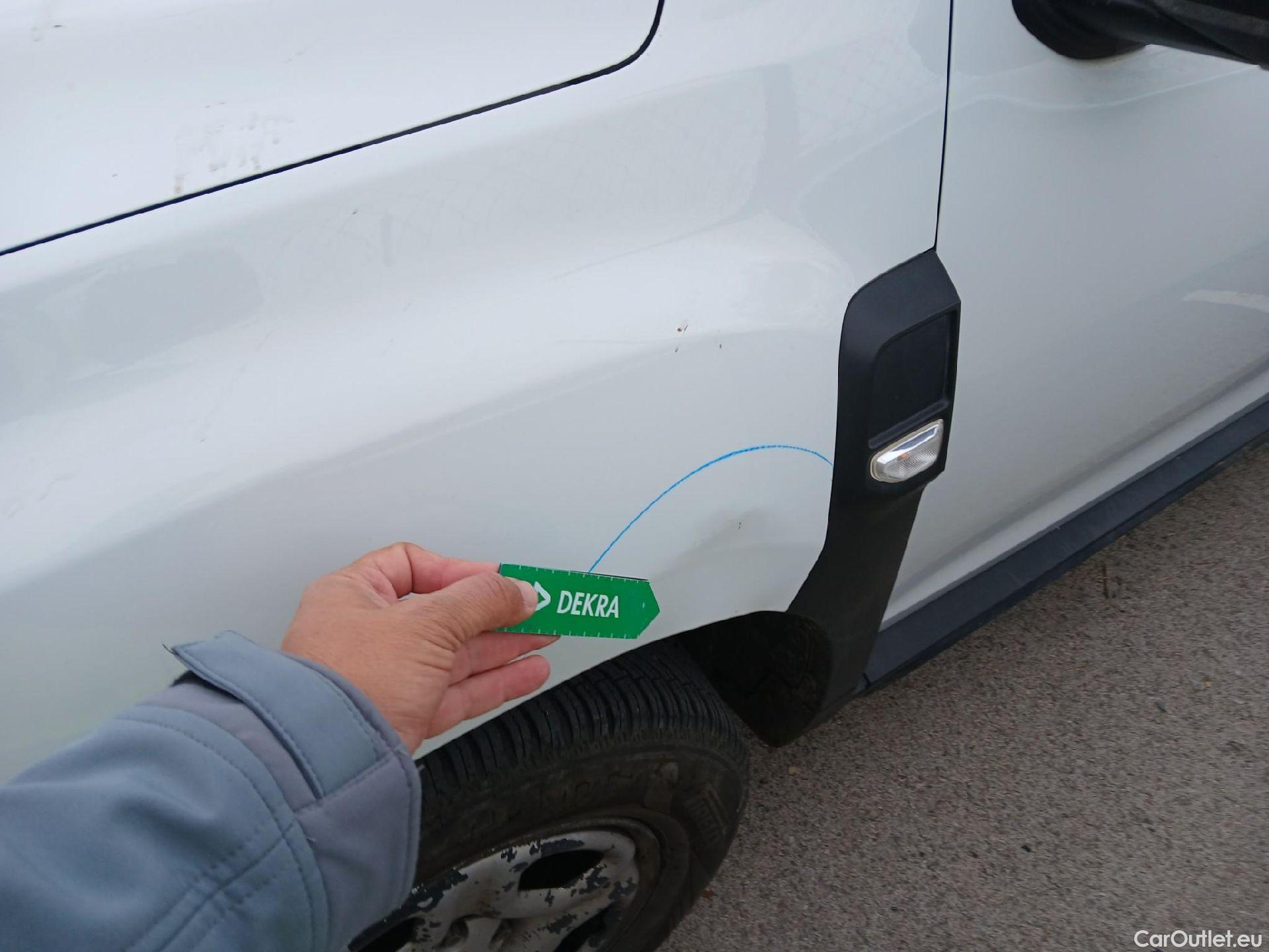  Dacia  Duster DACIA  / 2018 / 5P / todoterreno Essent. Blue dCi 85kW (115CV) 4X2 #12