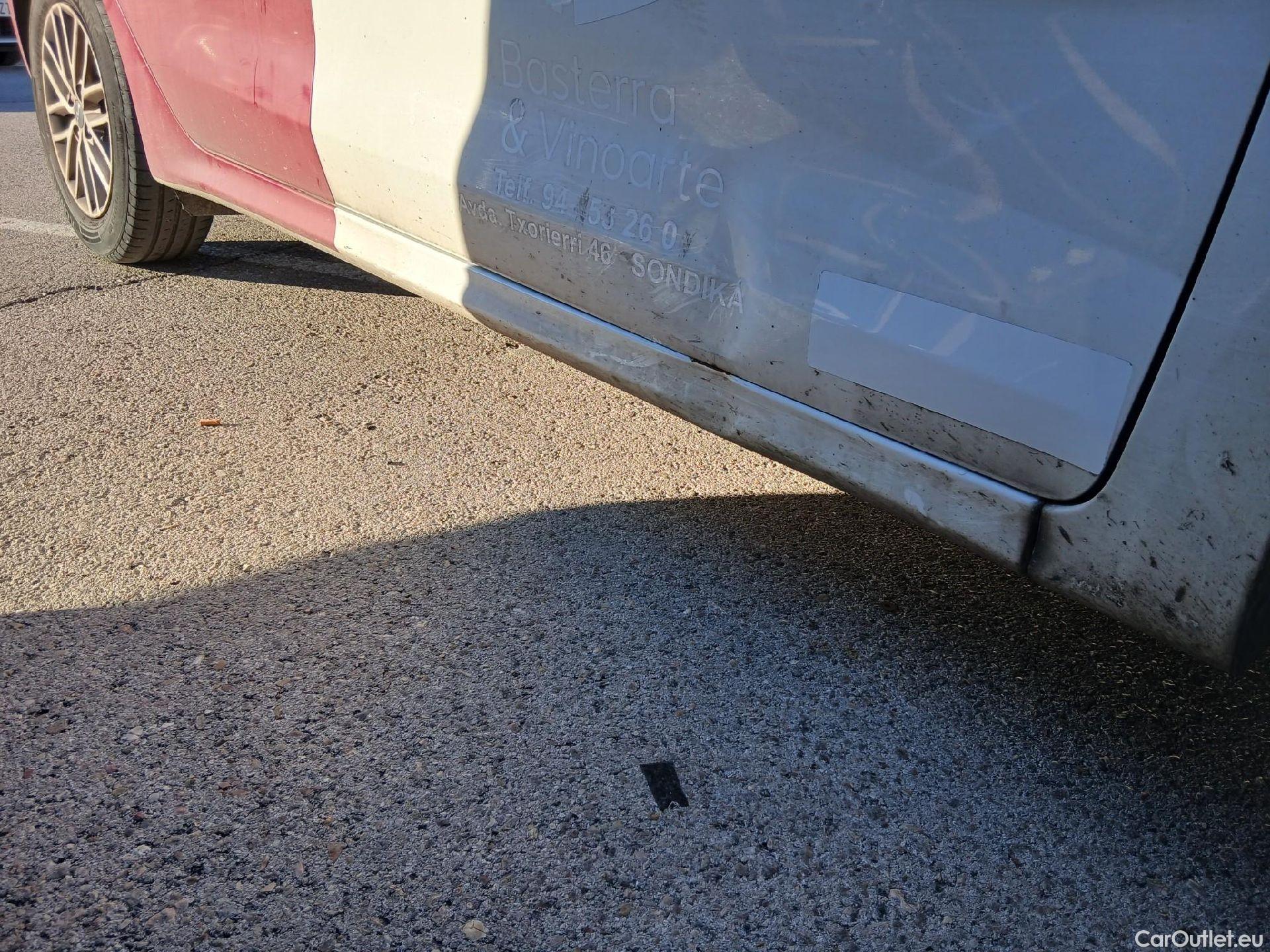  KIA  Rio KIA  / 2020 / 5P / berlina con portón 1.0 T-GDi 74kW (100CV) MHEV iMT Concept #30