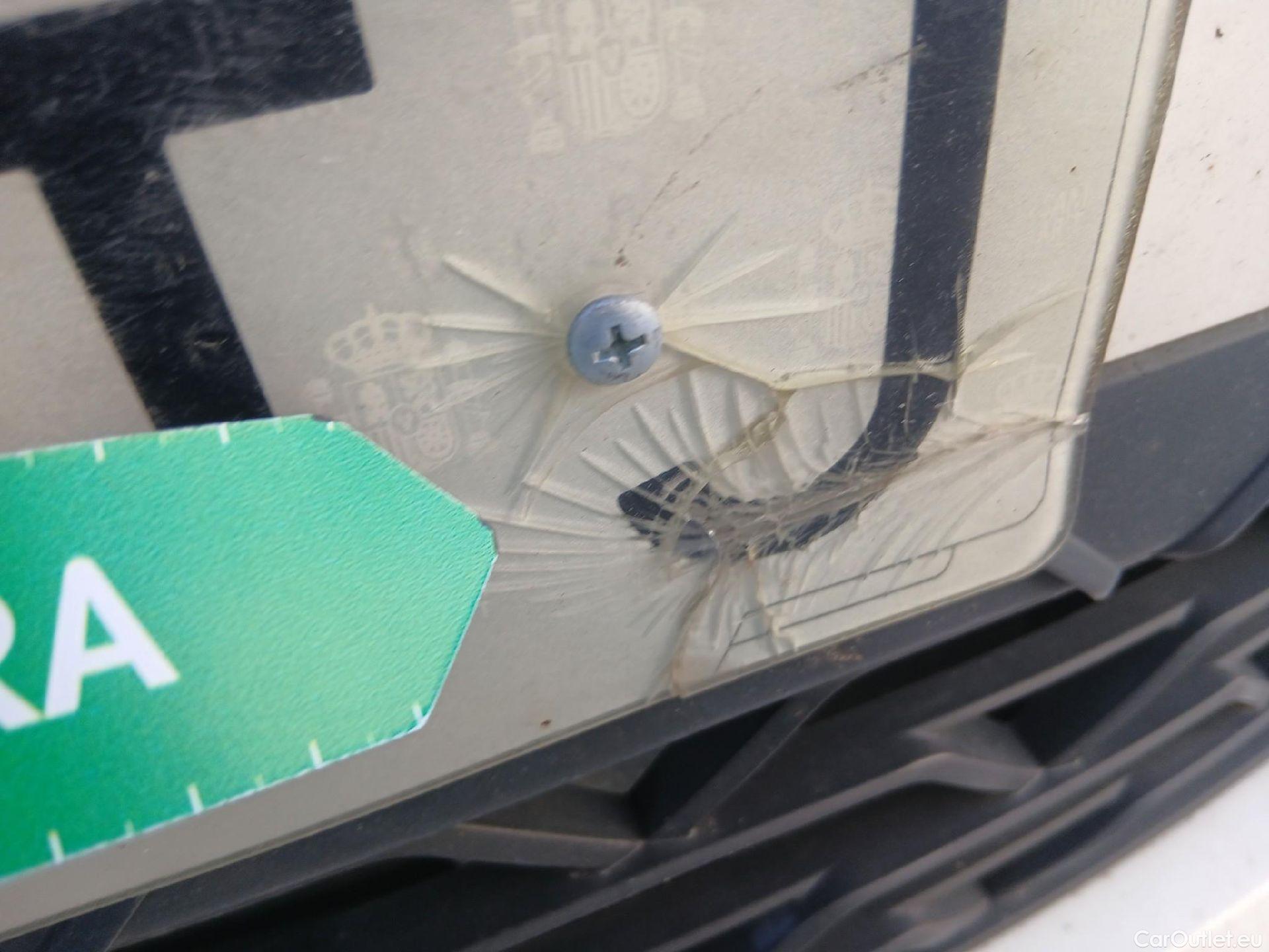  KIA  Rio KIA  / 2020 / 5P / berlina con portón 1.0 T-GDi 74kW (100CV) MHEV iMT Concept #42