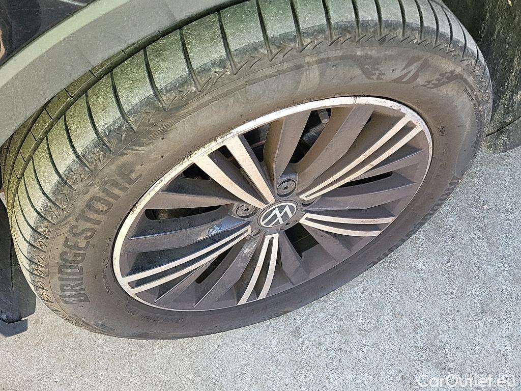  Volkswagen  Tiguan VOLKSWAGEN  / 2020 / 5P / todoterreno Life 2.0 TDI 110kW (150CV) DSG (AC2) #1