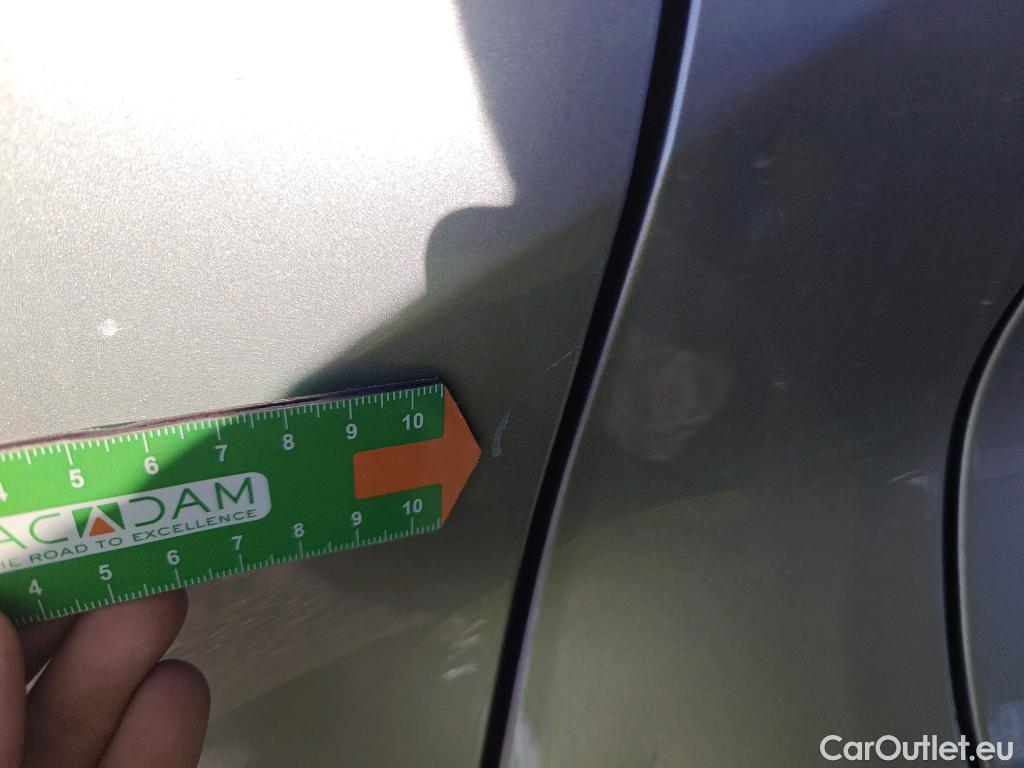  Toyota  C-HR TOYOTA  / 2016 / 5P / todoterreno 1.8 125H Advance (CX) #8