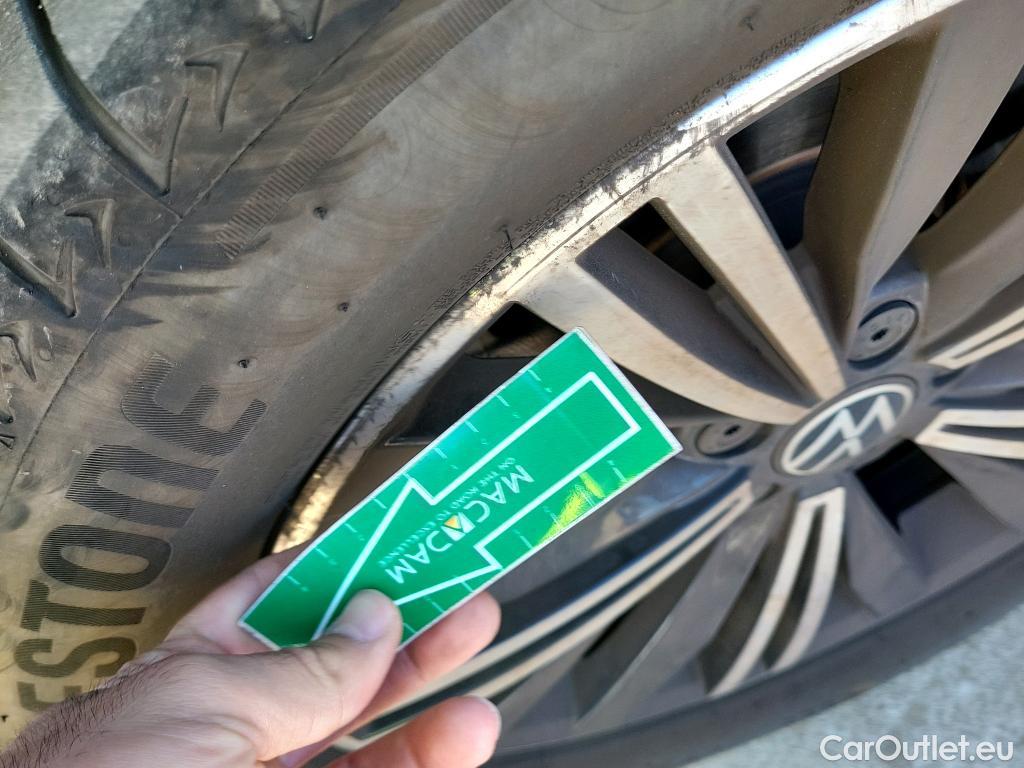  Volkswagen  Tiguan VOLKSWAGEN  / 2020 / 5P / todoterreno Life 2.0 TDI 110kW (150CV) DSG (AC2) #2