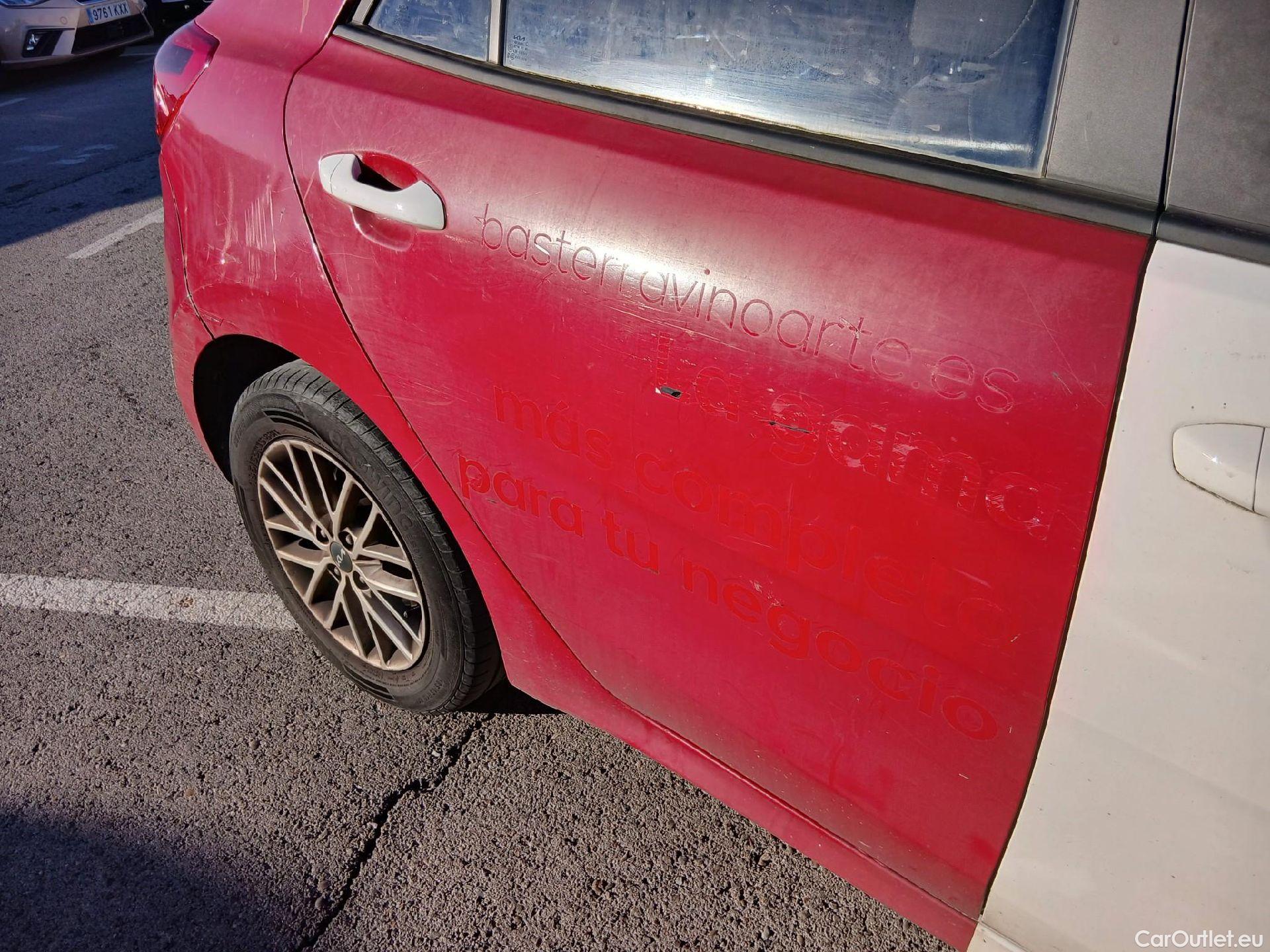  KIA  Rio KIA  / 2020 / 5P / berlina con portón 1.0 T-GDi 74kW (100CV) MHEV iMT Concept #27