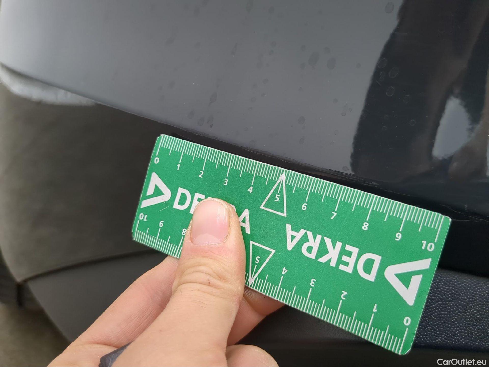  Volkswagen  Golf  VOLKSWAGEN / 2020 / 5P / Berline 2.0 TDI SCR 115 DSG7 Life Busi #17