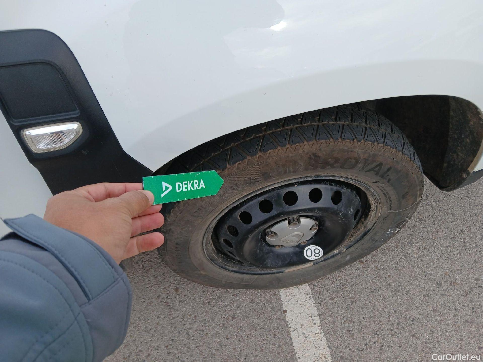  Dacia  Duster DACIA  / 2018 / 5P / todoterreno Essent. Blue dCi 85kW (115CV) 4X2 #4