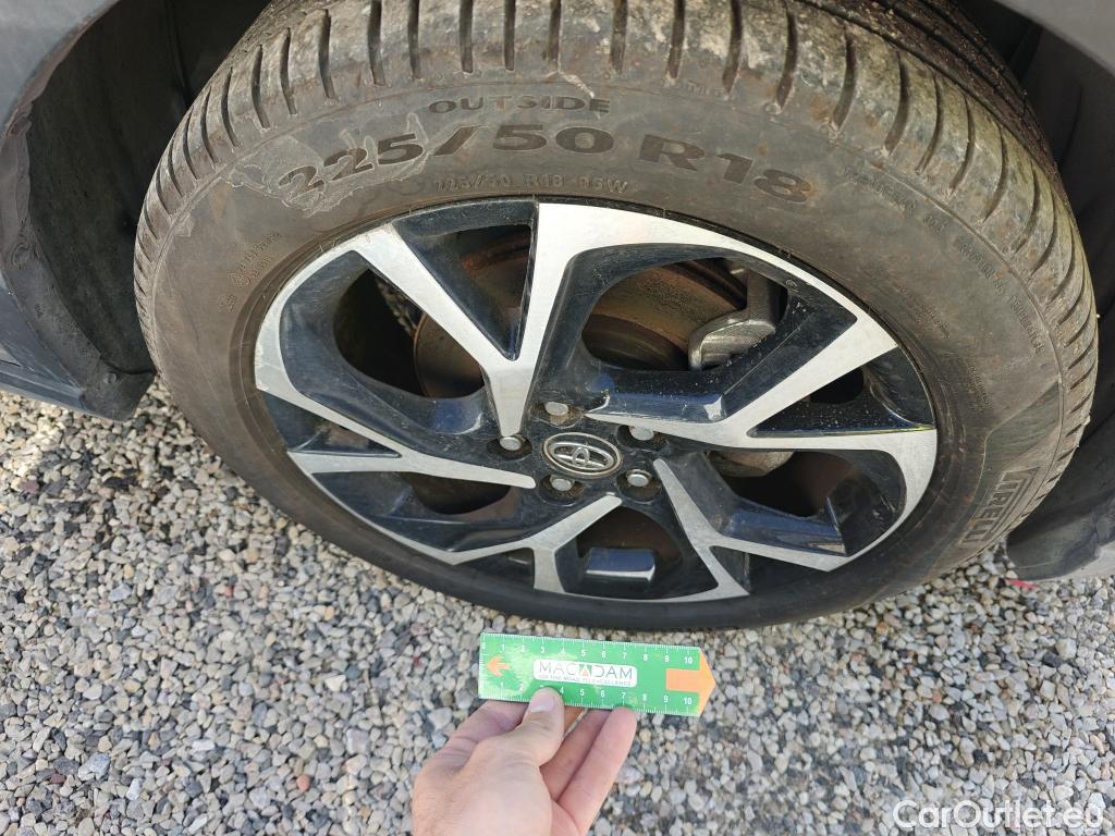  Toyota  C-HR TOYOTA  / 2016 / 5P / todoterreno 1.8 125H Advance (CX) #1