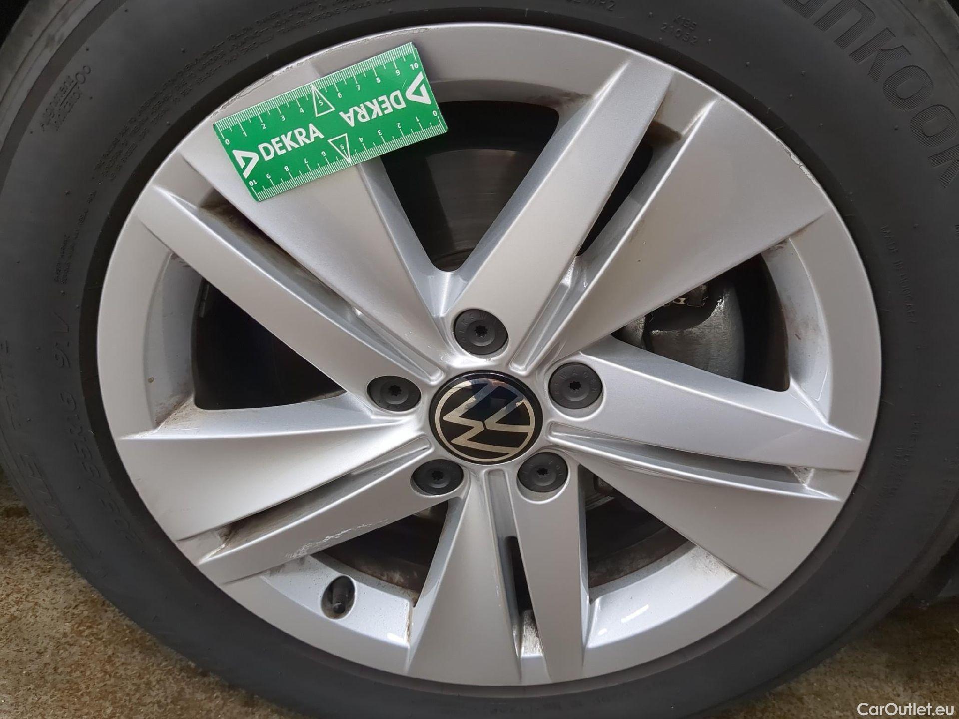  Volkswagen  Golf  VOLKSWAGEN / 2020 / 5P / Berline 2.0 TDI SCR 115 DSG7 Life Busi #1